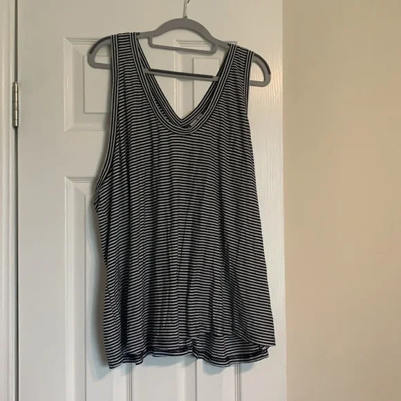 Susina Scoop Neck Tank Top sz 4X Woman black and white stripes - Picture 6 of 8